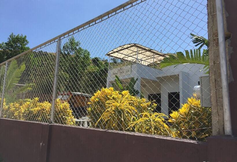 پانسیون Ricardo Valley Inn