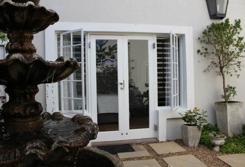 ペンション Sandals Guest House