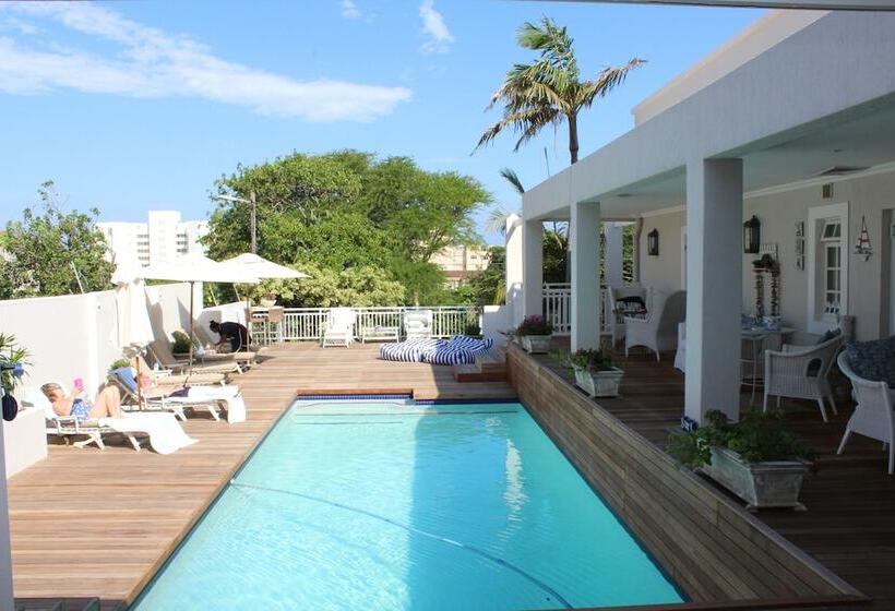 ペンション Sandals Guest House