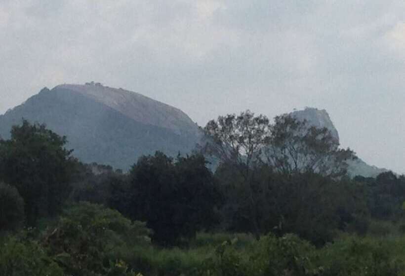 펜션 Sigiri Wilderness Resort