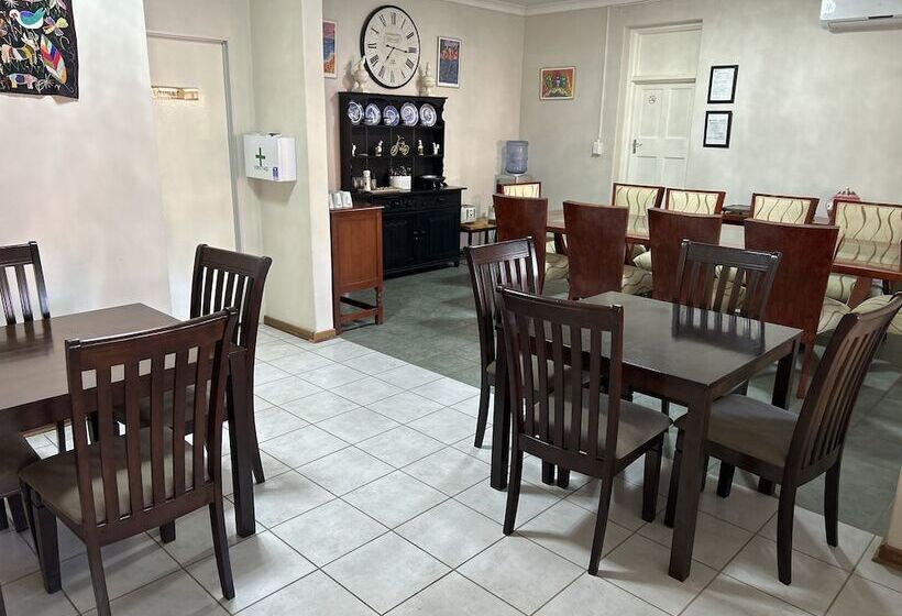 פנסיון The Solomon Guest House