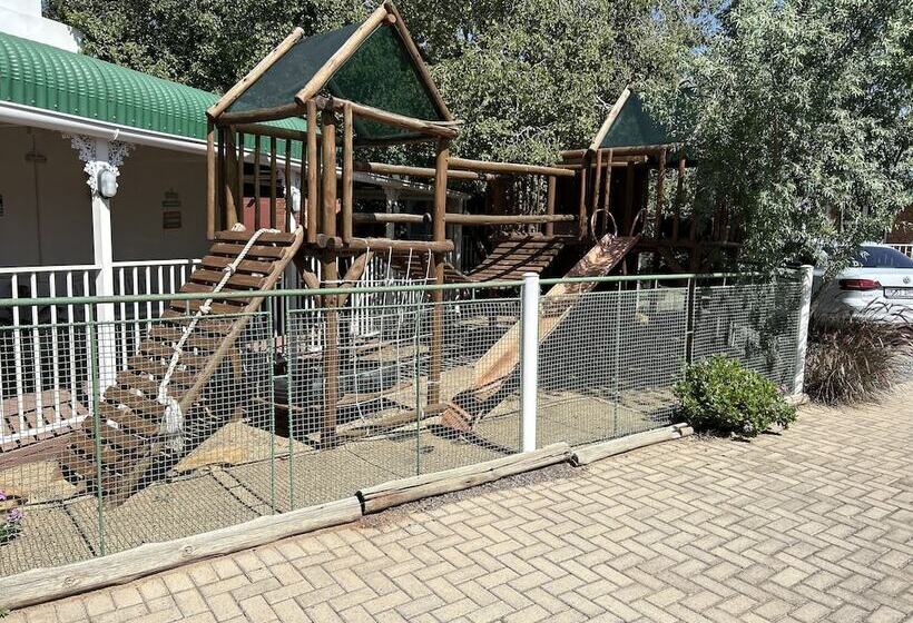 פנסיון The Solomon Guest House