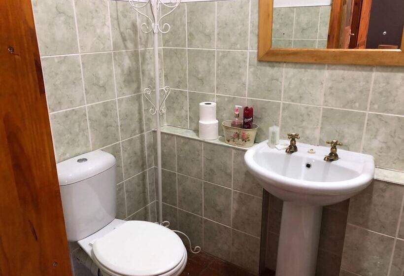 ペンション The Solomon Guest House