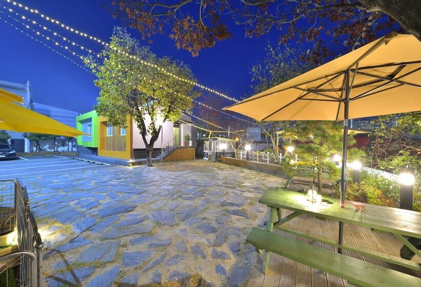 بنسيون With U Hotel & Guesthouse