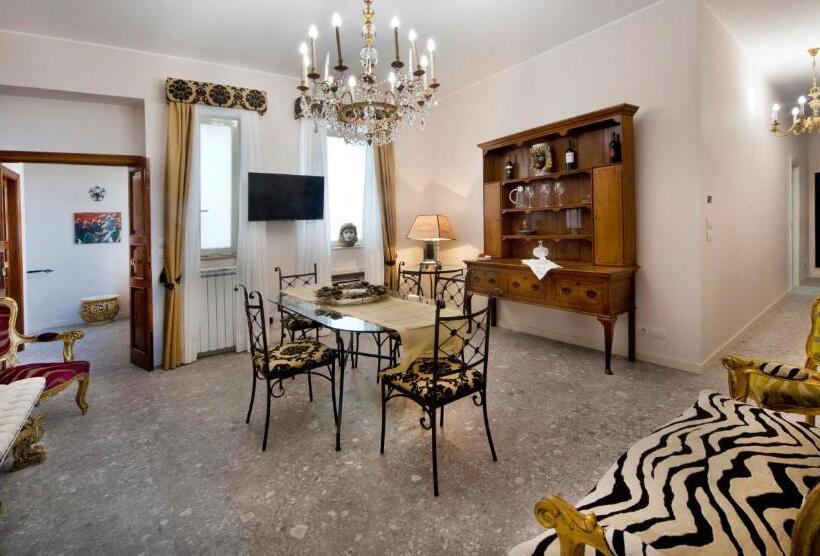 住宿加早餐  Porta Di Mezzo Luxury Suites And Rooms