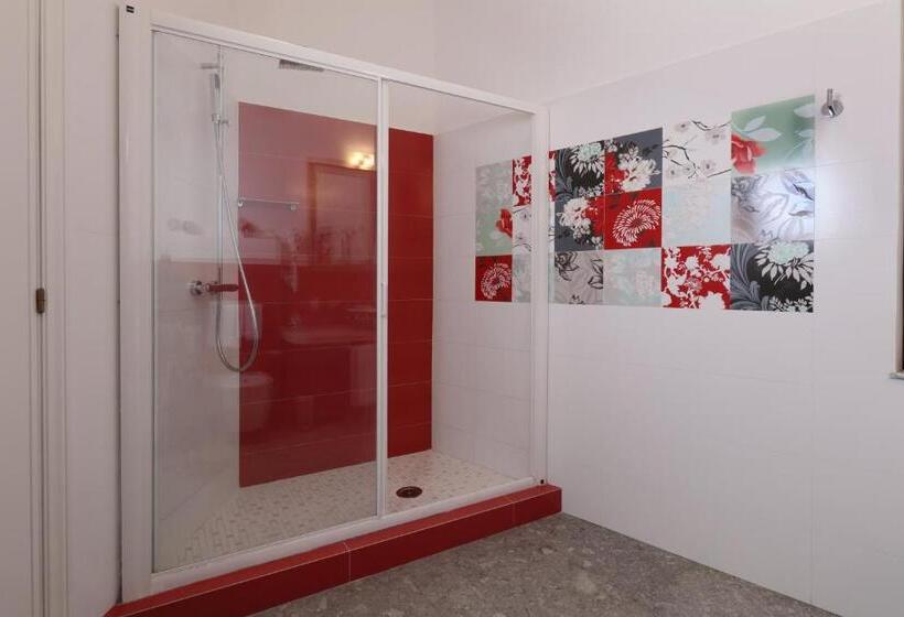 住宿加早餐  Porta Di Mezzo Luxury Suites And Rooms