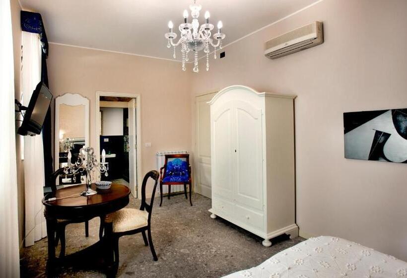 住宿加早餐  Porta Di Mezzo Luxury Suites And Rooms