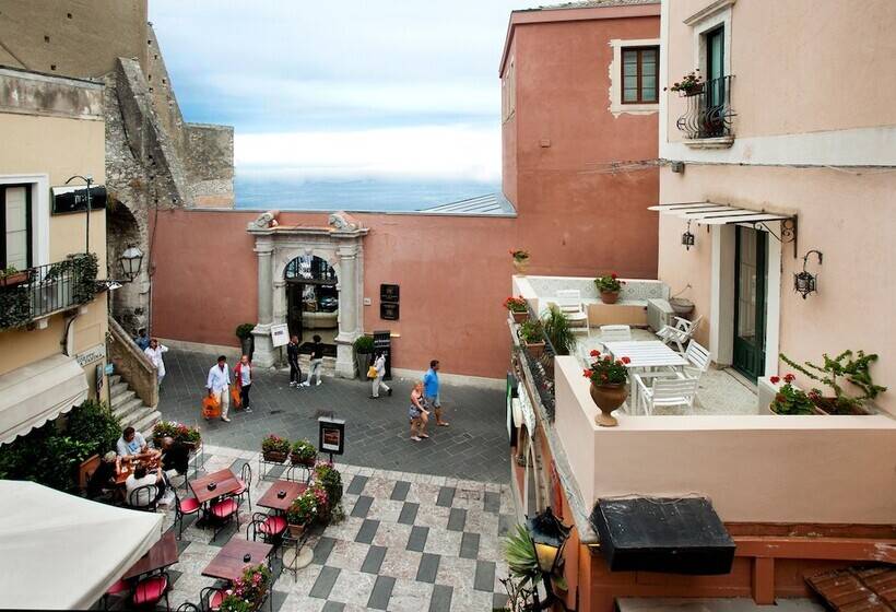 住宿加早餐  Porta Di Mezzo Luxury Suites And Rooms