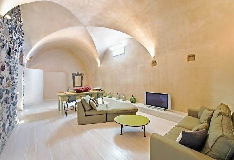 Pyrgos Old Winery Villa