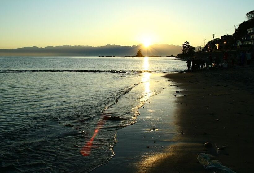 Рёкан Minshuku Ikemori