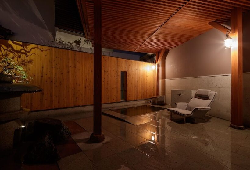 Рёкан Minshuku Ikemori