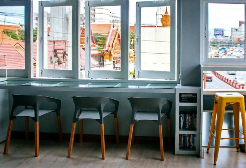 The Moon Hostel Huahin