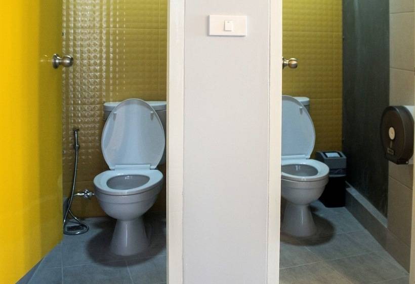 The Moon Hostel Huahin