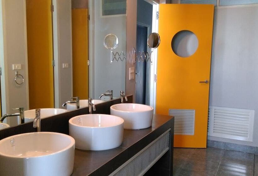 The Moon Hostel Huahin