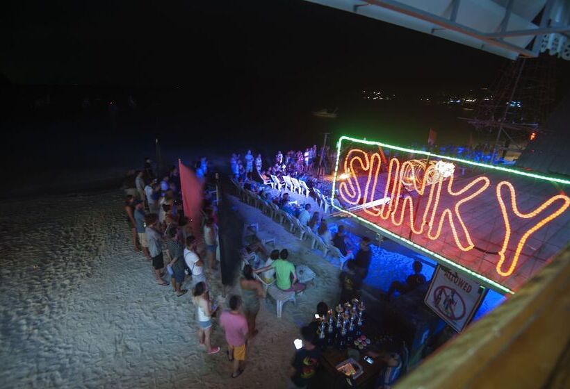 Twin Palms Hostel Phi Phi