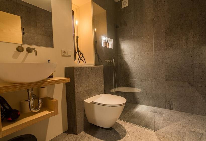 Viking Cottages & Apartments