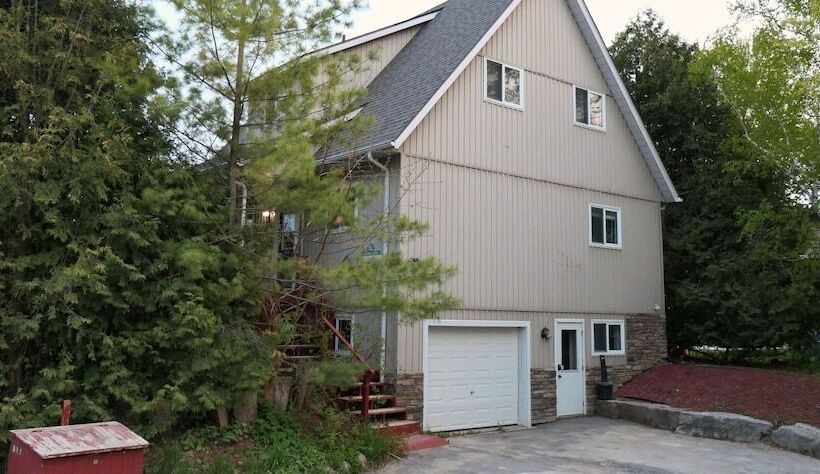 Mountain Views, Steps To Bm Village, Hot Tub, Bbq