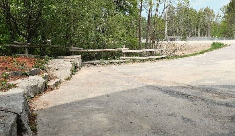 Mountain Views, Steps To Bm Village, Hot Tub, Bbq