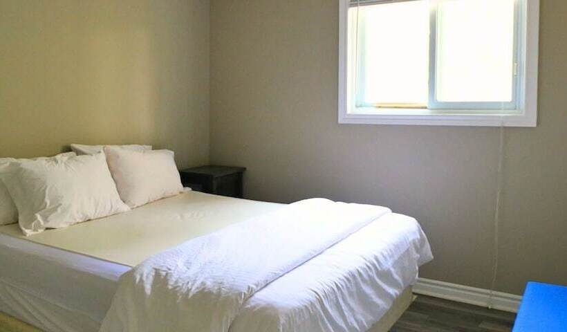 Mountain Views, Steps To Bm Village, Hot Tub, Bbq