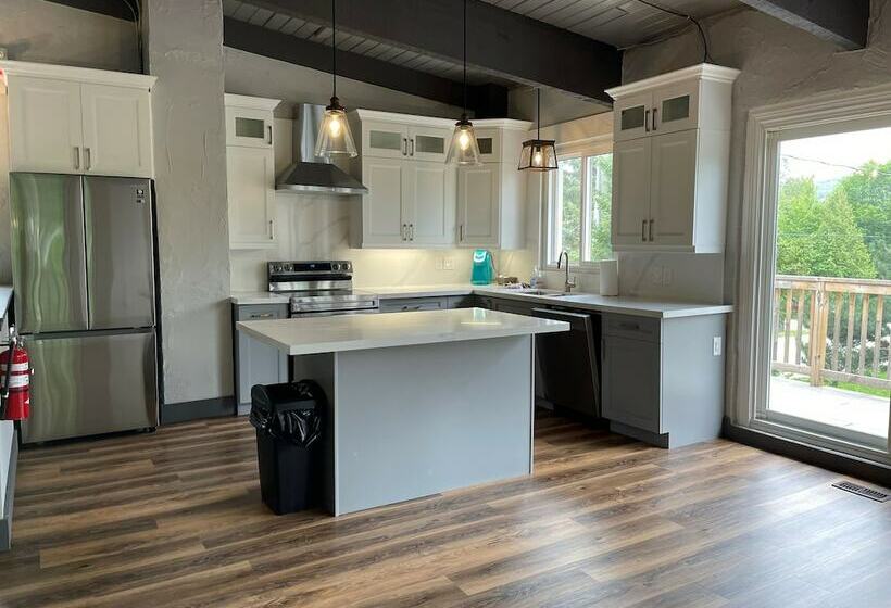 128 Birch View Trail