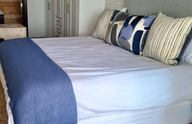 305 Ballito Manor Gardens, Ballito With Generator