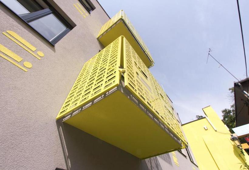 Private Rooms At Hostel63