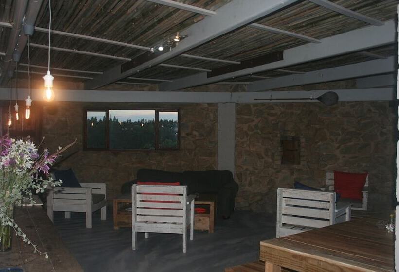 فندق African Crags Eco Lodge