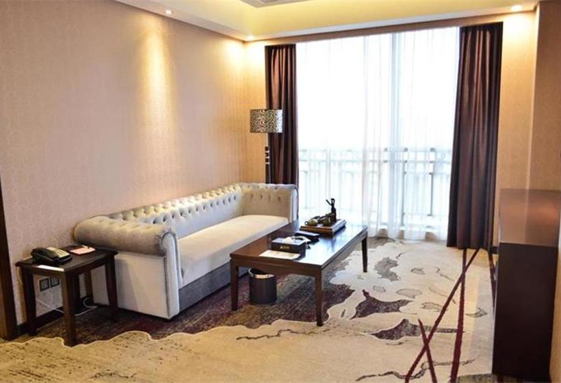 בית מלון כפרי Aimoer