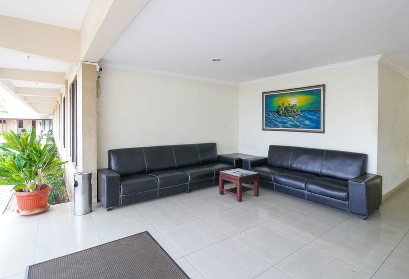 Отель Reddoorz Premium @ Bukit Damai Indah