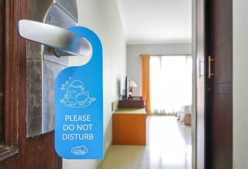 Отель Reddoorz Premium @ Bukit Damai Indah