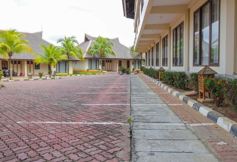 Отель Reddoorz Premium @ Bukit Damai Indah