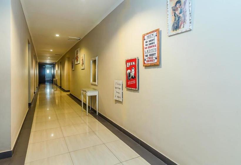 ホテル Airy Kartika Plaza Kuta Centre 8x Bali