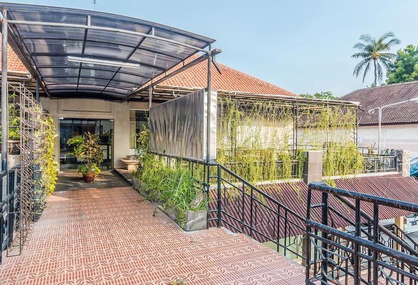 ホテル Airy Kartika Plaza Kuta Centre 8x Bali