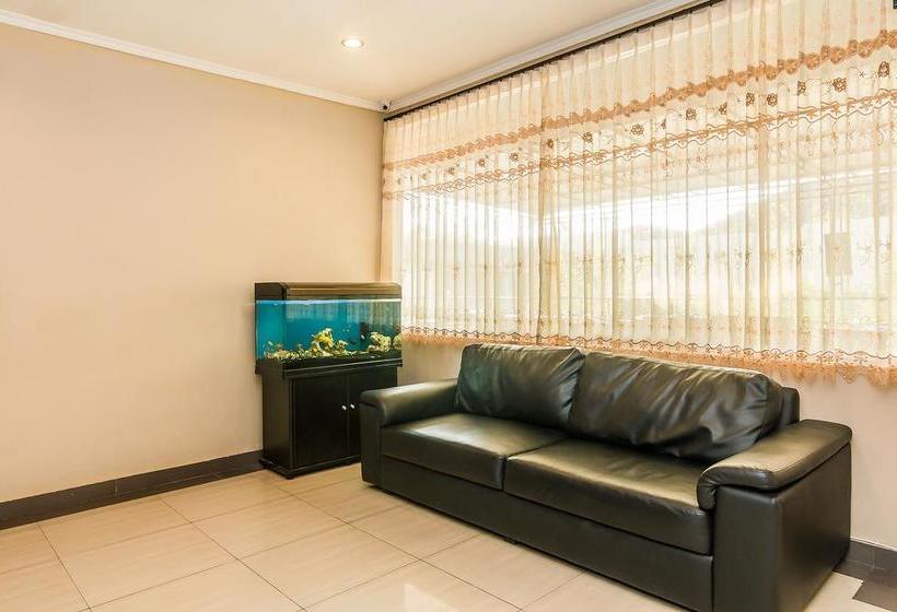 ホテル Airy Kartika Plaza Kuta Centre 8x Bali