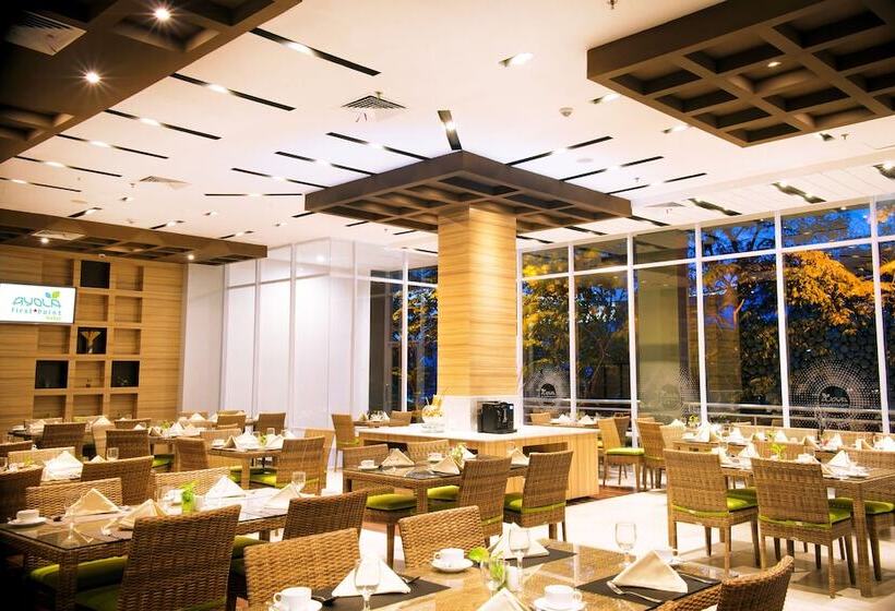 Ayola First Point Hotel Pekanbaru