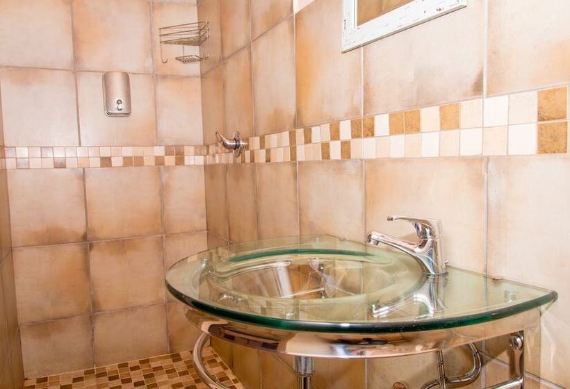 בית מלון כפרי Destiny Inn Lodge