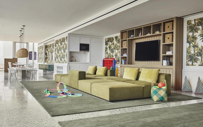 Four Seasons Hotel At The Surf Club