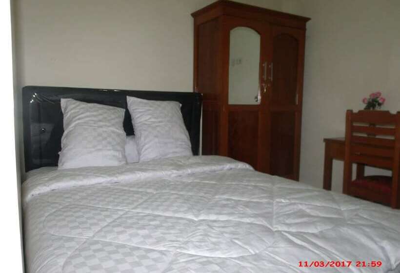 Отель Griya Rambutan Barat