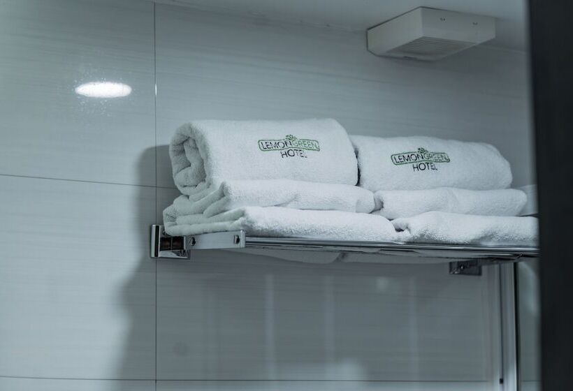 Отель Lemon Green Zona Expo Frente Al Centro De Convenciones