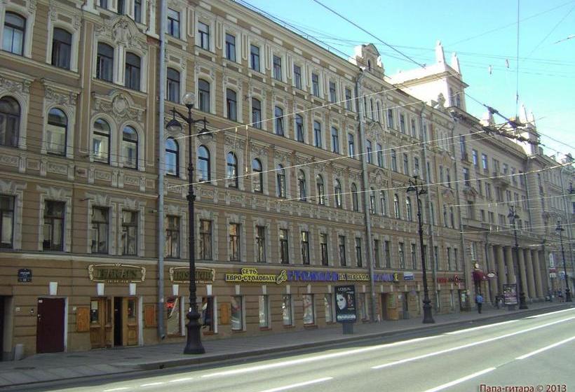 هتل Nevsky 109