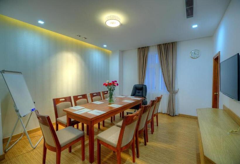 Orussey One Hotel & Apartment