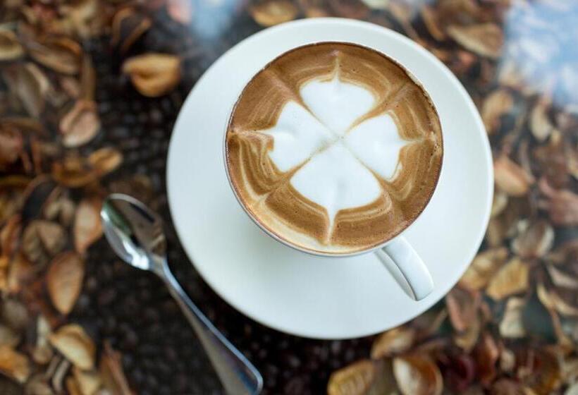 Orussey One Hotel & Apartment