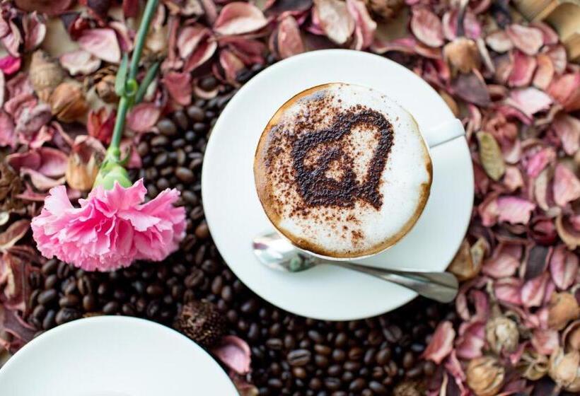 Orussey One Hotel & Apartment