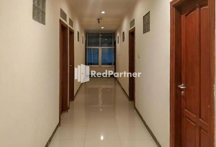 هتل Palu City Guest House Mitra Reddoorz