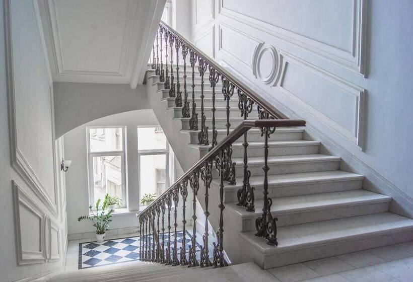 هتل Residence Turgenev