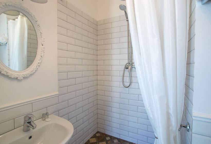 هتل Residence Turgenev