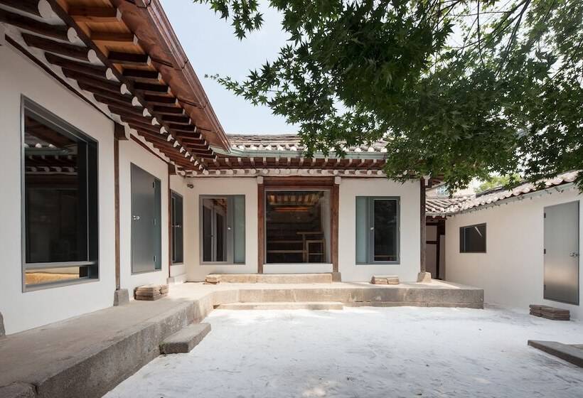 Hanok Residence Hotel Side