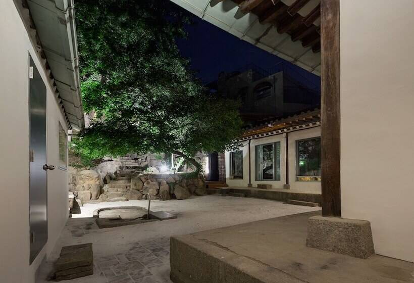 Hanok Residence Hotel Side