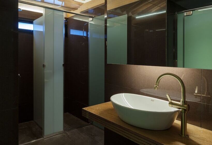 Hanok Residence Hotel Side