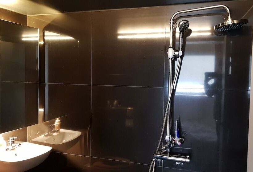 Hanok Residence Hotel Side